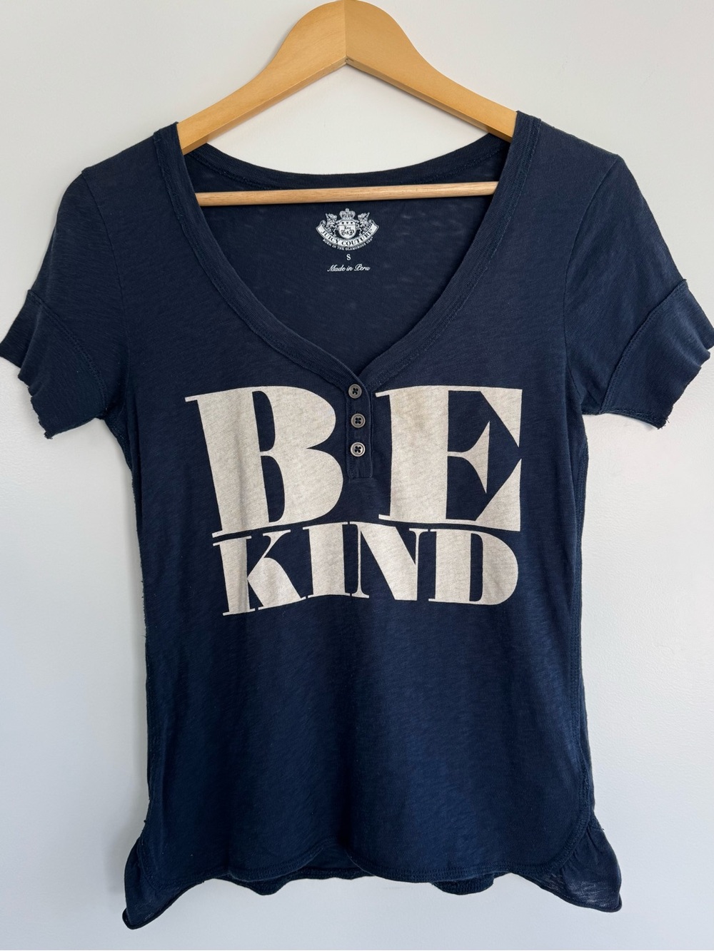 Vintage navy blue Juicy Couture BE KIND tshirt